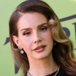 Lana Del Rey’s ‘Cloud Curls’ Are Spring’s Dreamiest Hair Trend