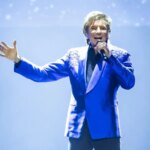 Barry Manilow Postpones More Arena Shows Amid Cancer Recovery