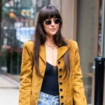 Grandma Shoes Are the Spring 2026 Trend That’ll Dress Up Any Pair of Jeans