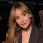 “U Bangs” Are a Universally Flattering Fringe