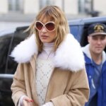 Bella Hadid’s Ankle Jeans Go Against Spring’s Biggest Denim Trend in the Best Way