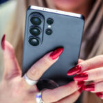 Samsung seeks AI deals to challenge Apple’s smartphone lead