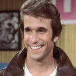 How Henry Winkler Accidentally Created The Fonz’s Most Memed Happy Days Moment