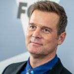 5 Best Peter Krause TV Shows, Ranked